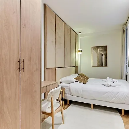 Beautiful With Ac - Center Of Apartment *