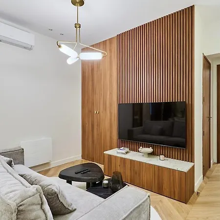 Beautiful With Ac - Center Of Apartment *