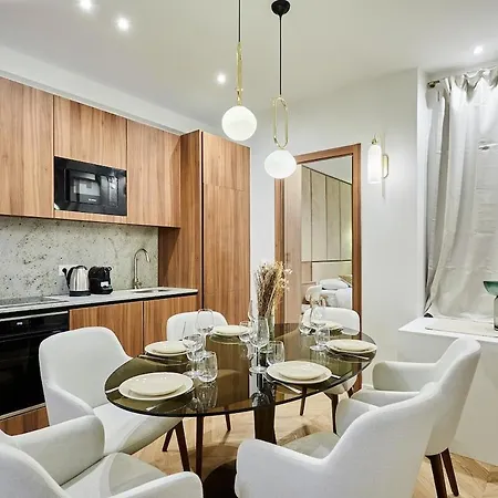 Beautiful With Ac - Center Of Appartement *